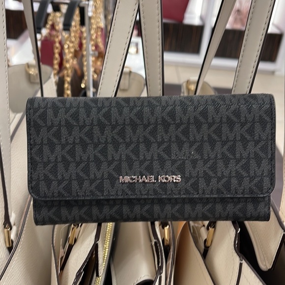 MICHAEL KORS JET SET TRV LARGE TRIFOLD BLACK - Picture 5 of 16